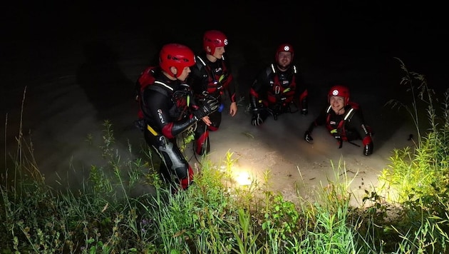 The water rescue team set out to search during the night. (Bild: Wasserrettung Vorarlberg)