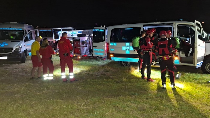 Großeinsatz am Rhein.