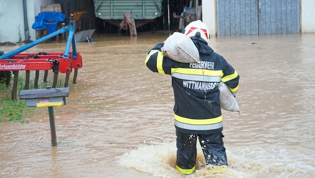 Every year, as here in the summer of 2023, the Styrian Florianis are on the front line in the fight against flooding (Bild: Pail Sepp/Sepp Pail)