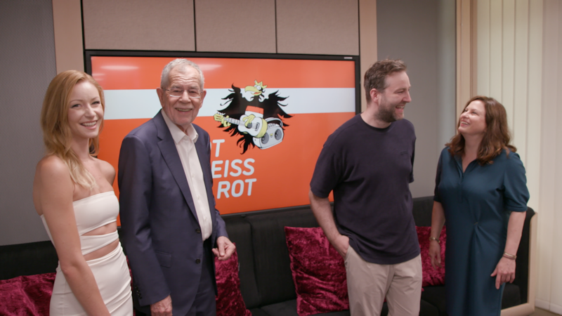 Bundespräsident Alexander van der Bellen launchte das neue Digitalradio Rot Weiss Rot am 21. Juni mit Kaleen, Josh. und Dani Linzer von Kronehit. (Bild: krone.tv)