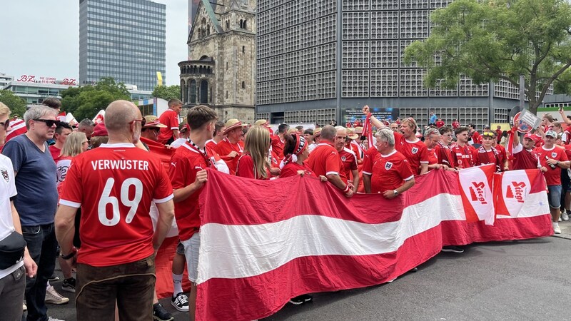 Die ÖFB-Fans bei der EURO (Bild: krone.at)