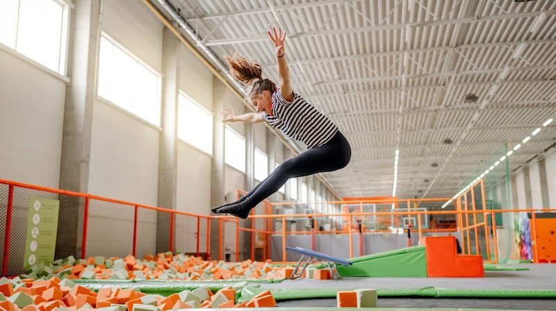 Spaß für die ganze Familie: Mit Ende November soll die Jumping-Halle in der Messe Oberwart in Betriebe gehen. (Bild: stock.adobe.com null)