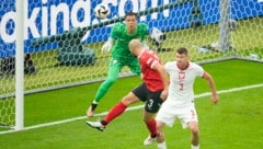 Gernot Trauners Tor zum 1:0 (Bild: AP ( via APA) Austria Presse Agentur/ASSOCIATED PRESS)