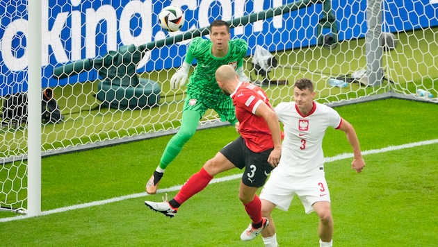 Gernot Trauner's goal to make it 1:0 (Bild: AP ( via APA) Austria Presse Agentur/ASSOCIATED PRESS)