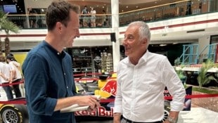 Ex-Vizeweltmeister Riccardo Patrese (re.) im Gespräch mit der „Krone“.  (Bild: Harry Miltner)