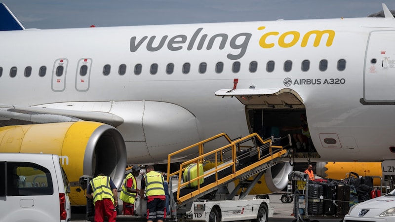 Der Airline-Mitarbeiter habe einen „sexistischen Unterton“ gezeigt, so Verbraucherschützer. (Bild: AFP/AFP or licensors)