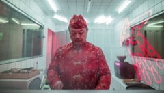 Gefilmte Kunstdebatten unter zehn Gästen im New Yorker China-Restaurant (Bild: Wiener Festwochen / Arturs Pavlovs)