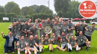 Die Spielgemeinschaft Gneis/ASK/PSV feierte den Titel ausgelassen.