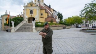 Bis Ende August ist er noch Pfarrer am Oberberg. Dann zieht es ihn ganz zurück zu Bundesheer und ...