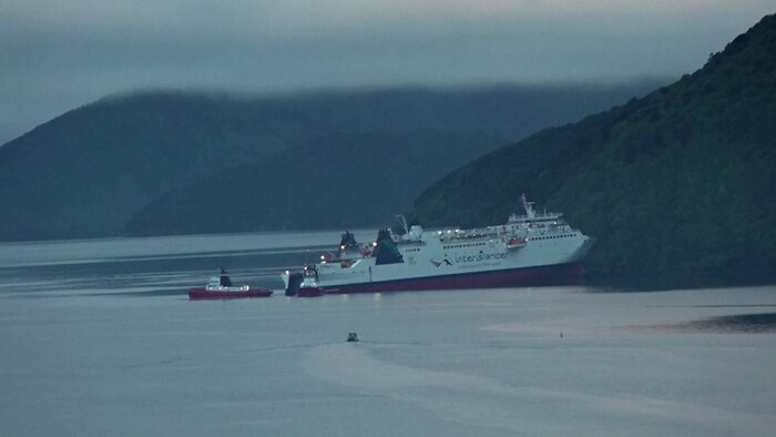 Die Interislander Aratere lief auf Grund.