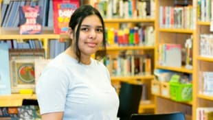 „Mir war das damals richtig unangenehm“: Nora Hekh über Fragen der Mitschüler zu ihrer Herkunft