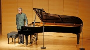 Verdiente Ovationen für Paul Lewis.