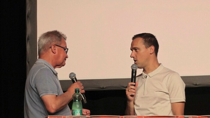 Moderator Erhard Skupa mit Michael Liendl.