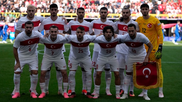 Das Team der Türkei (Bild: AP/Associated Press)