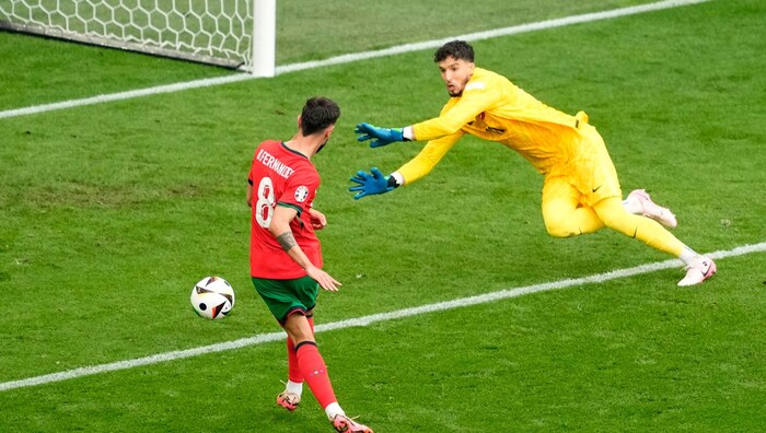 Bruno Fernandes muss nur noch einschieben – dank der idealen Vorlage von Cristiano Ronaldo.