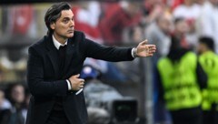 Heftiger Gegenwind für Vincenzo Montella (Bild: INA FASSBENDER)