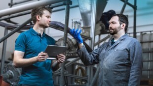 Markus Bauer und Daniel Schwabl entwickeln Anlagen, die auf moderne Art und Weise Kunststoffe ...