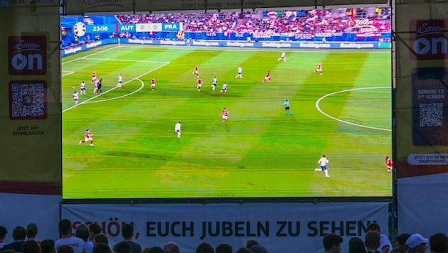 Die Fanzone soll erweitert werden: 1800 Fans werden bei Österreichs letztem Gruppenspiel gegen die Niederlande erwartet.  (Bild: Tröster Andreas)