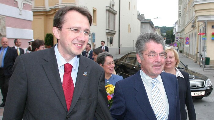 Stadler mit Bundespräsident Heinz Fischer 2005 vor der Aquacity- Eröffnung. 