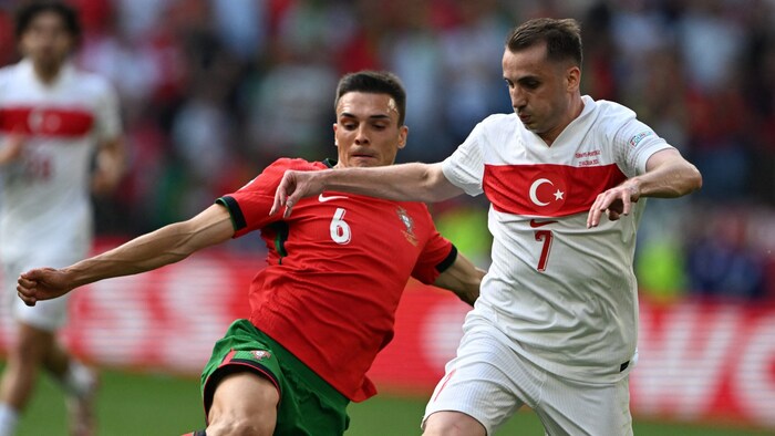 Palhinha (l.) im Einsatz für Portugals Nationalteam