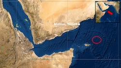 455 Kilometer (rote Markierung) südöstlich der jemenitischen Stadt Nishtun wurde von den Houthi ein Frachtschiff attackiert. (Bild: x.com/UKMTO (Screenshot))