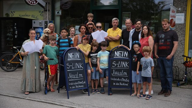 Angry residents in Hallein-Neualm (Bild: Tröster Andreas)