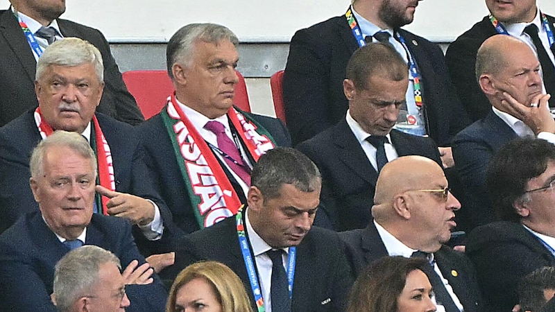 Head of government Viktor Orbán had already attended the Hungarian national team's match against Germany (pictured) in Stuttgart. (Bild: APA/AFP/DAMIEN MEYER)