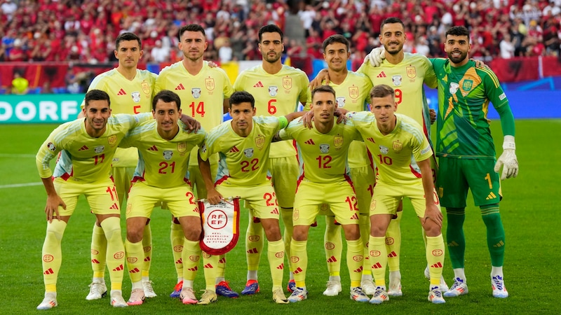 The Spanish starting eleven against Albania (Bild: AP)