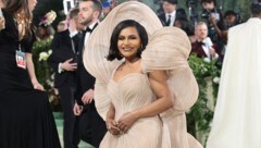 Mindy Kaling wurde bereits im Februar zum dritten Mal Mama. Jetzt lüftete sie das Geheimnis und teilte erste Fotos ihres Nachwuchses. (Bild: APA/Getty Images via AFP/GETTY IMAGES/Dimitrios Kambouris)