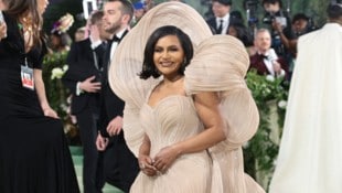 Mindy Kaling wurde bereits im Februar zum dritten Mal Mama. Jetzt lüftete sie das Geheimnis und ...