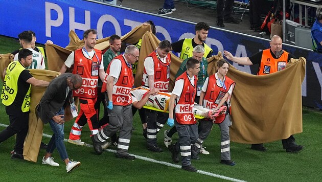 Dramatische Szenen während des Spiels Ungarn gegen Schottland.