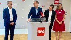 Spannende Distanzen bei der SP-Pressekonferenz: Rabitsch, flankiert von Kucher und Mochar, Stadtrat Franz Petritz steht weit abseits.  (Bild: Wassermann Kerstin/Kerstin Wassermann)