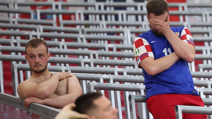 Trauer und Frust bei Kroatiens Fans nach dem 1:1 gegen Italien.