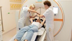 Die hochpräzise Therapie dauert nur wenige Minuten. (Bild: Wiener Gesundheitsverbund/Bernhard Noll)