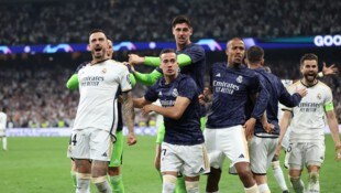 Joselu (l.) verlässt Real Madrid.
