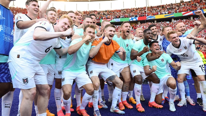The ÖFB team celebrates a historic success.