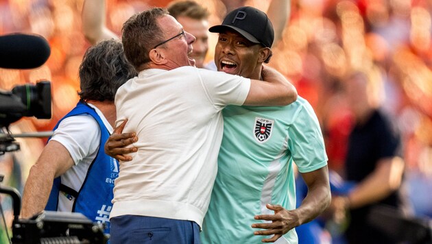 Ekstase bei Ralf Rangnick und David Alaba (Bild: GEPA)