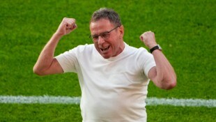 Ralf Rangnick jubelt über den Sieg seiner ÖFB-Elf gegen die Niederlande. 