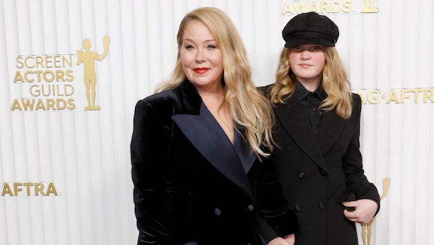 Christina Applegate worries about her daughter Sadie: The 13-year-old suffers from postural tachycardia syndrome. (Bild: APA/Getty Images via AFP/GETTY IMAGES/Frazer Harrison)