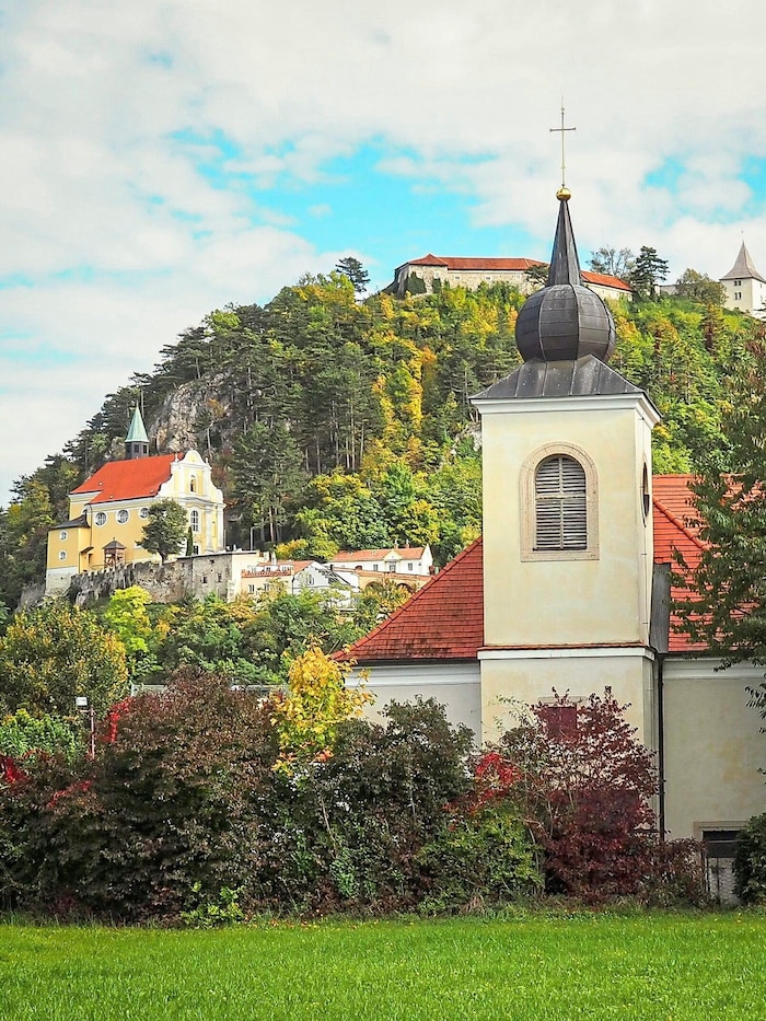 Recommended destinations: the mountain and parish church in Pitten ...