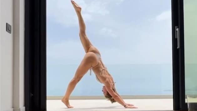 Lola Weippert yoga hareketleriyle hayranlarını sevindiriyor. (Bild: instagram.com/lolaweippert)