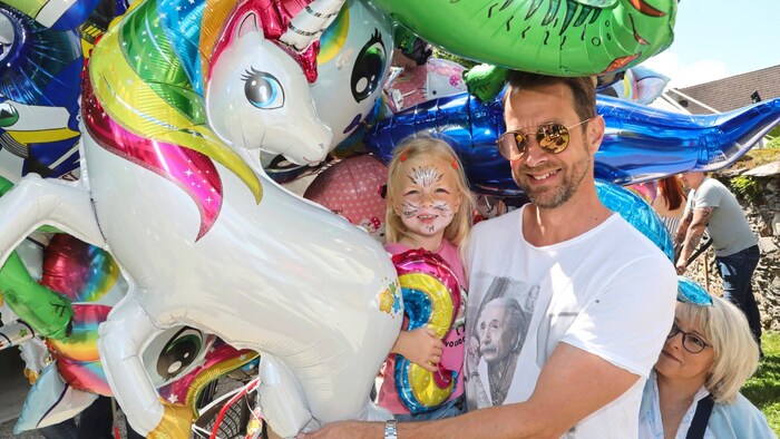 Bestes Wetter und bunte Ballons begeisterten die Besucher.