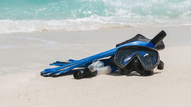 Snorkeling, swimming, walks on the beach - every unit of exercise counts. (Bild: stock.adobe.com/Vera)