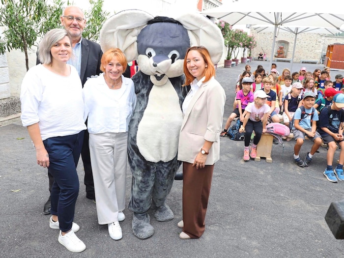 Herbert Zechmeister, Christina Friedl, Christa Prets und Maria Hauf mit Burgmaus Forfel bei der Generalprobe von Burg Forchtenstein Fantastisch.