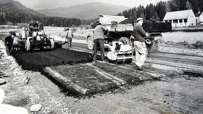 So wurde 1969 der Asphalt in Spielberg aufgebracht