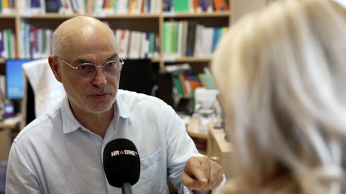 Aslan speaks plainly at krone.tv.