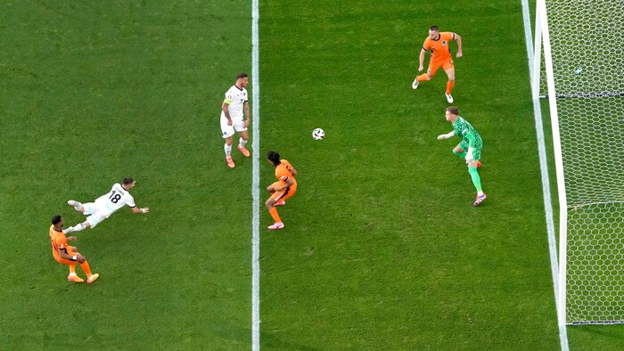 Romano Schmid scored with his head.