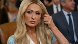 Paris Hilton sprach in einem Podcast-Interview über die traumatischen Erfahrungen der ...