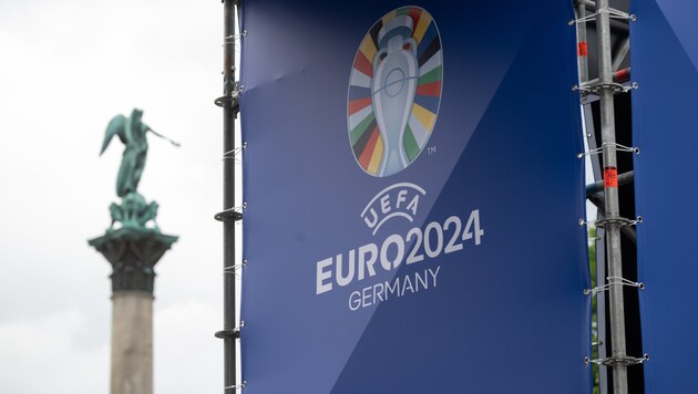 Die Stuttgarter Fanzone ist am Schlossplatz aufgebaut. (Bild: APA Pool/APA/dpa/Marijan Murat)