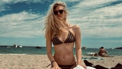 Larissa Marolt schickt ihren Fans Bikini-Grüße aus Frankreich. (Bild: instagram.com/larissa_marolt_official)